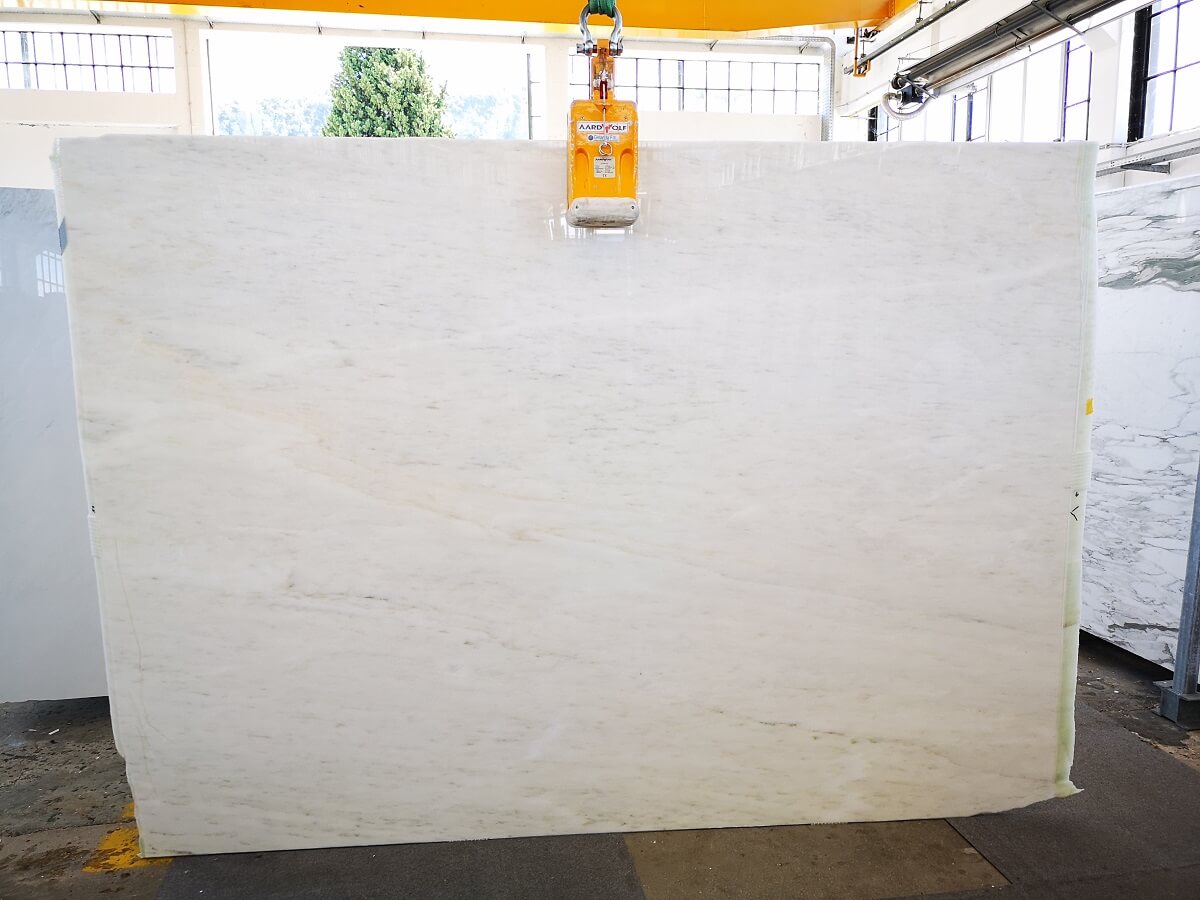 Estremos Blocks and Slabs raw and polished finishing